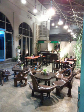 The Grand Palace Hostel